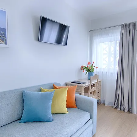 Luna Miramar Club Aparthotel 4*