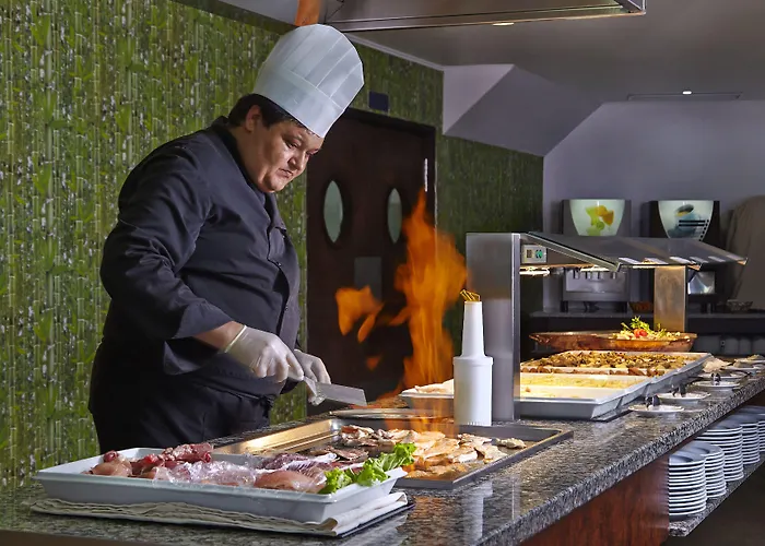 아파트호텔 Luna Miramar Club 4*