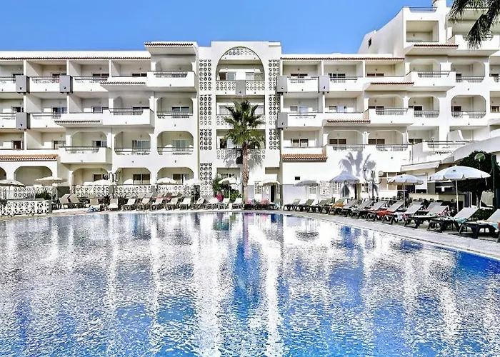 Luna Miramar Club