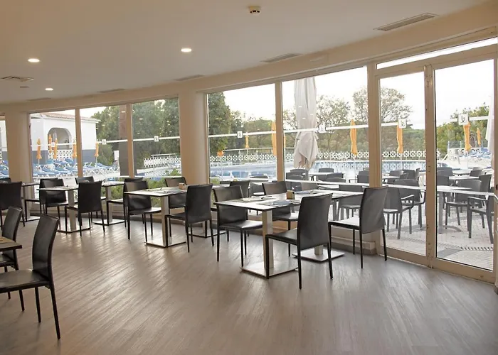 Luna Miramar Club Αλμπουφέιρα