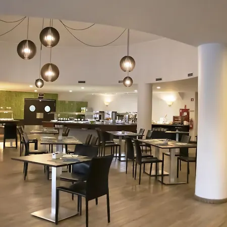 Ξενοδοχείο με διαμερίσματα Luna Miramar Club 4*