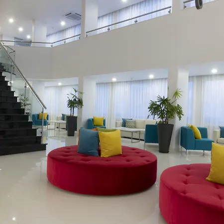 Luna Miramar Club