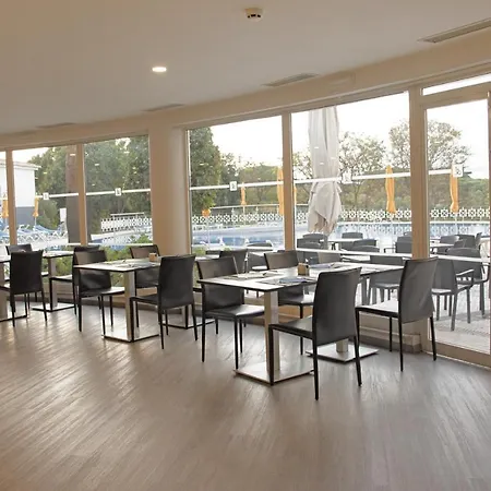 Luna Miramar Club Αλμπουφέιρα